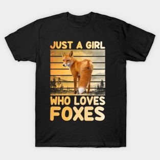 Just A Girl Who Loves Foxes - Cute Funny Fox Lover T-Shirt